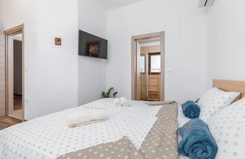 Valbandon Casa | Rental house Nada