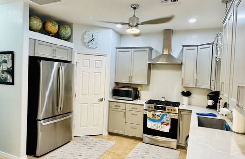 Bullhead City Casa | Casa tranquila y segura en un excelente vecindario, cerca de tiendas golf river laughlin & mor