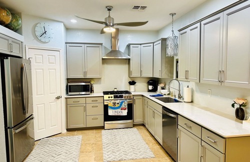 Bullhead City Casa | Casa tranquila y segura en un excelente vecindario, cerca de tiendas golf river laughlin & mor