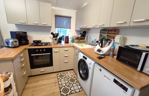 Puget-sur-Argens Casa | Rental mobile home 40 M2 + terrace 28 M2 closed in 4* campsite in the Var