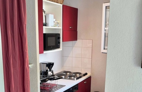 Gallargues-le-Montueux Cabaña | Rental of an apartment with 2 bedrooms in a residence with swimming pool