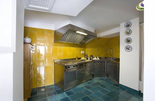 Arienzo Villa | Rentals in Italy - Villa Magnolia, in Positano, with hot tub and sea view