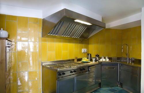 Arienzo Villa | Rentals in Italy - Villa Magnolia, in Positano, with hot tub and sea view