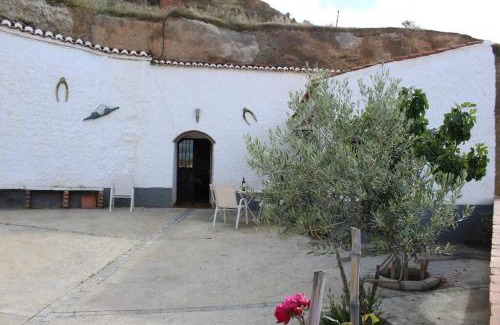 Guadix Casa | RentitSpain El Rincón, Casa Cueva en Guadix