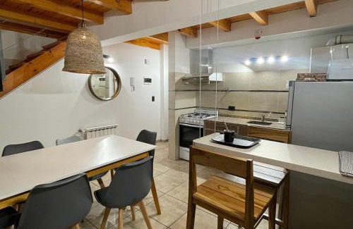 10 de Diciembre Apartamento | RentUp - Cómodo y luminoso dúplex en el corazón de Bariloche