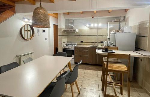 10 de Diciembre Apartamento | RentUp - Cómodo y luminoso dúplex en el corazón de Bariloche