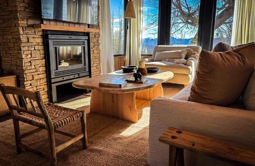 Lanin National Park Casa | RentUp - Casa de diseno ideal para grupos con vista a la Cordillera de Los Andes