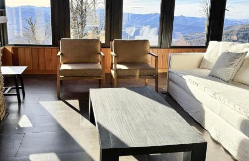 Lanin National Park Casa | RentUp - Confort y diseno casa ski in out con vistas imponentes