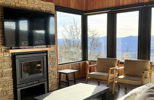 Lanin National Park Casa | RentUp - Confort y diseno casa ski in out con vistas imponentes