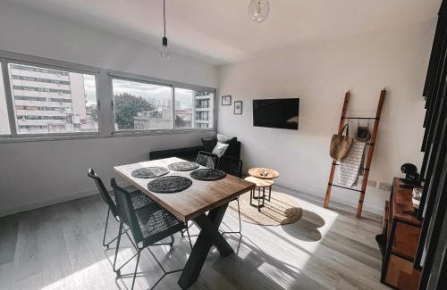 San Telmo Apartamento | RentUp - San Telmo, moderno PH con terraza privada y parrilla