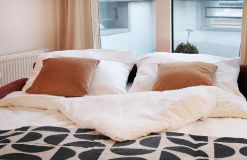 Strausberg Apartamento | reoh I Maisonette am See I Malerischer Ausblick I Beamer I Berlin in 30min