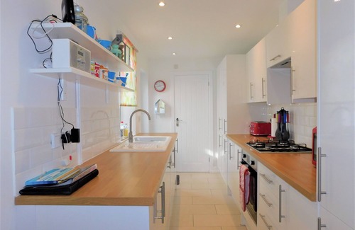West Runton Cabaña | Repton Cottage - una casa de campo que tiene capacidad para 5 personas en 2 habitaciones