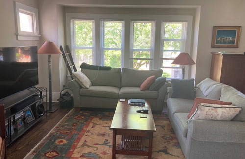 Shorewood Apartamento | Republican National Convention! Nice apartment available for short term rental