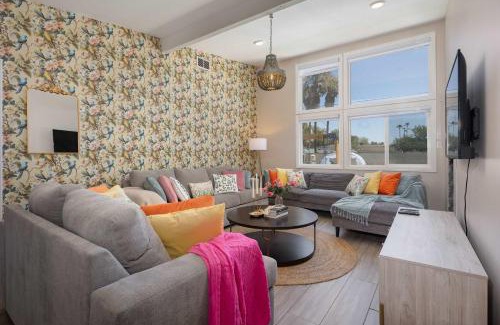 Agua Dulce Villa | Reseda 4BR Pool Villa Hot Tub Arcade & Biliard