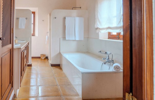 Manacor Otro | Reserva Rotana Hotel