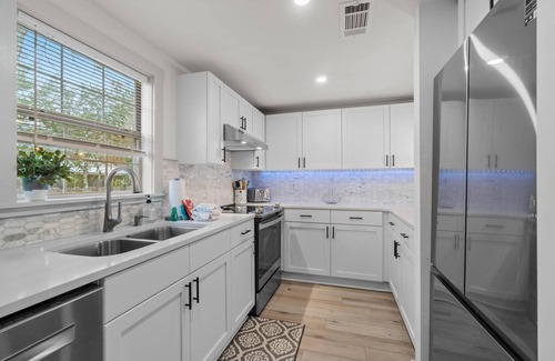 Gulfview Heights Casa | Reserve for Summer Now! Non Shedding Dog friendly - Gulf Coast FL Beach Bungalow