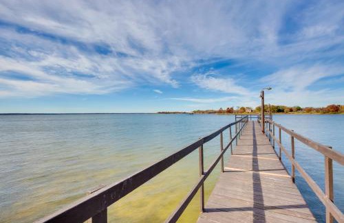 Cayuga Apartamento | Reservoir and Dock Access Pet-Friendly Kerens Cabin