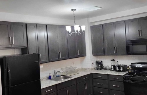 Downtown Baltimore Casa | Reservoir Hill Mansion - Charming 4-bedroom house w/ 3 full bathrooms