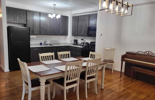 Downtown Baltimore Casa | Reservoir Hill Mansion - Charming 4-bedroom house w/ 3 full bathrooms
