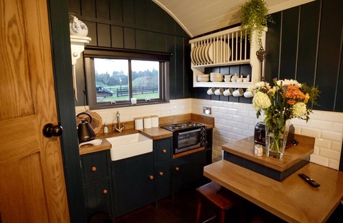 Limavady Apartamento | Reset surrounded by nature in one of our 4 Shepherds Huts at Ballyness