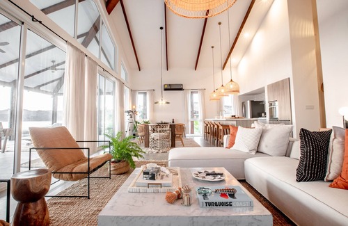 Las Escobas del Venado Casa | Residence 51 - Blue Venao A luxury 4 bedroom 4.5 bathroom beachfront residence