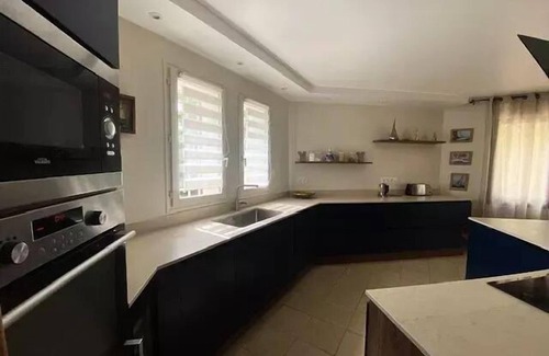L'Evescat Villa | Residence 656-la Seyne Sur Mer - Swimming pool, beach walking, WIFI, billiards, babyfoot, ping pong, BBQ...