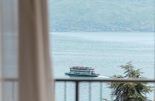 Gargnano Apartamento | Residence Dany appartamenti con cucina vista lago piscina e parcheggio