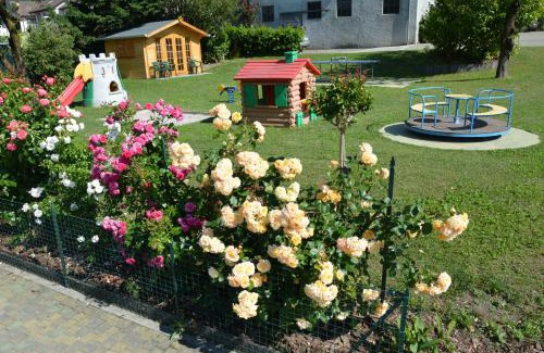 Colico Piano Apartamento | Residence Girasole Casa Gialla