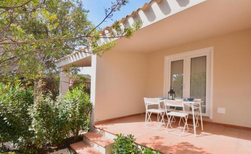 Costa Rei Apartamento | Residence in Costa Rei just 450 meters from the beach, apartments with air conditioning and outdoor private area