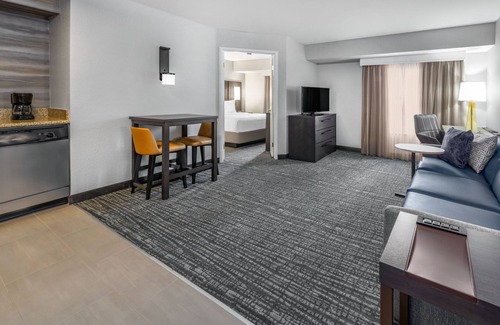 Downtown Indianapolis Hotel | Residence Inn by Marriott Indianapolis Downtown on the Canal