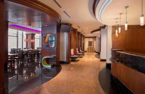 Toronto Entertainment District Hotel | Residence Inn by Marriott Toronto Downtown/Entertainment District