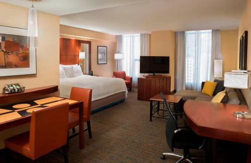 Toronto Entertainment District Hotel | Residence Inn by Marriott Toronto Downtown/Entertainment District
