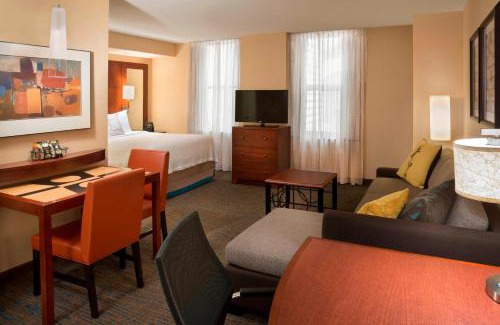 Toronto Entertainment District Hotel | Residence Inn by Marriott Toronto Downtown/Entertainment District