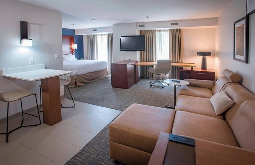 Southeast Pensacola Hotel | Residence Inn by Marriott Pensacola Downtown