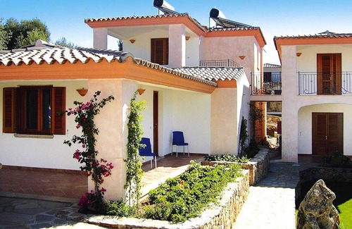 Tanaunella Apartamento | Residencia con piscina en Tanaunella - Budoni