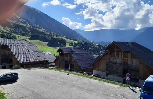 Saint-Jean-d'Arves Apartamento | Residence La Fontaine Du Roi - Apartment 6 beds, 100m from the ski slopes, view Aiguilles d'Arves