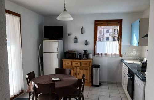 Bourg-Saint-Maurice Apartamento | Residence Le Bergentrum - Spacious 3 Rooms people close to the funicular and the center of Bourg
