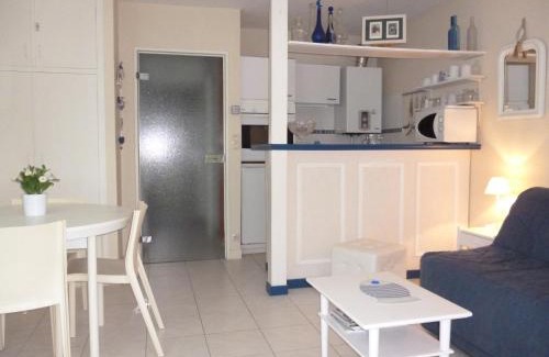 Carnac Apartamento | Residence Legenese - Studio COSY avec belle TERRASSE en REZ de JARDIN - 150m PLAGE