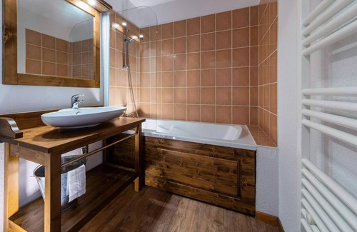 Abries Apartamento | Residence Les Balcons du Viso *** - 2 Room Apartment 4/6 People Mountain Corner