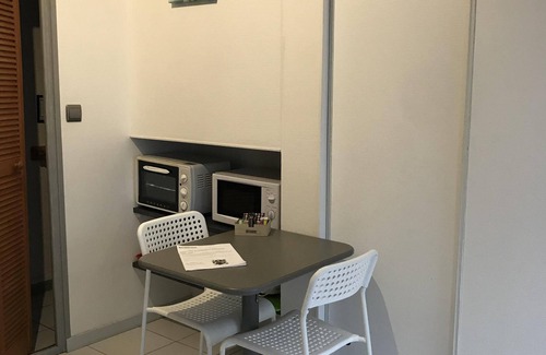 La Roche-sur-Yon Apartamento | Appartement N9-Apartamento-Baño con bañera-Vista al Jardín