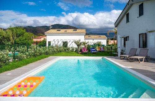 Piane Vecchie Villa | Residencia Salinelle Beach VILLA SALINA 5 CON PISCINA COMPARTIDA