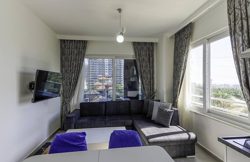 Seki Apartamento | Residence w Balcony and Shared Pool 7 min to Coast