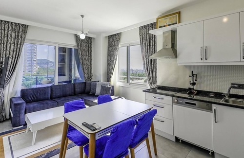 Seki Apartamento | Residence w Balcony and Shared Pool 7 min to Coast