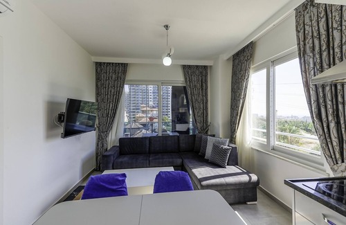 Seki Apartamento | Residence w Balcony and Shared Pool 7 min to Coast