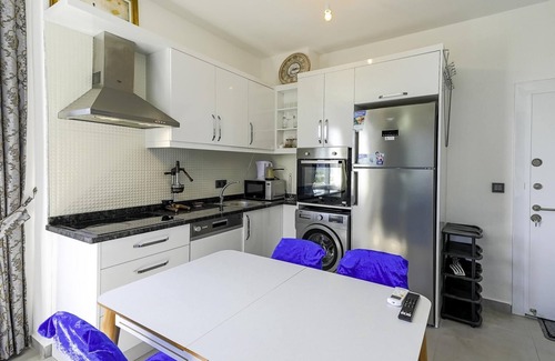 Seki Apartamento | Residence w Balcony and Shared Pool 7 min to Coast