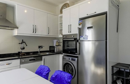 Seki Apartamento | Residence w Balcony and Shared Pool 7 min to Coast