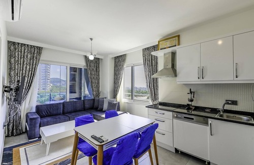Seki Apartamento | Residence w Balcony and Shared Pool 7 min to Coast