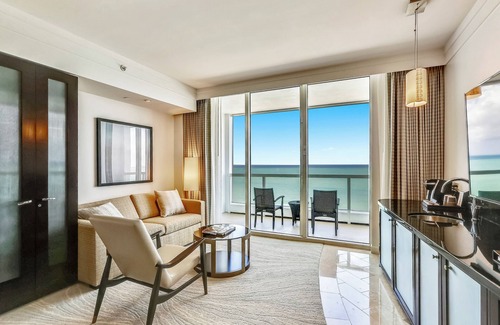 Mid Beach Apartamento | Residences at Fontainebleau Miami