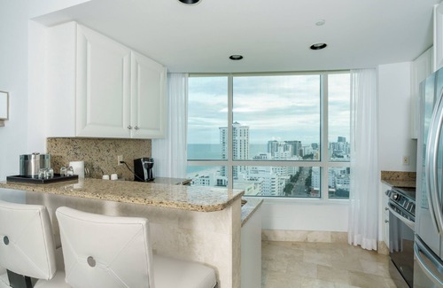 Mid Beach Apartamento | Residences at Fontainebleau Miami