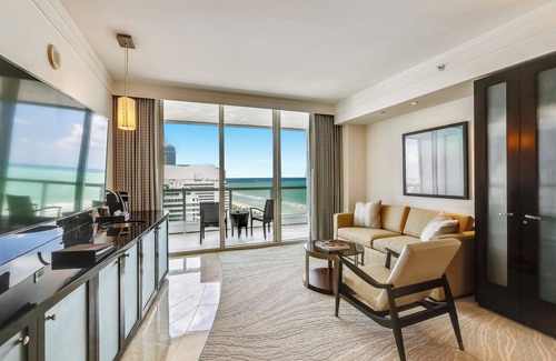 Mid Beach Apartamento | Residences at Fontainebleau Miami